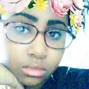 Meet your Posher, Mona